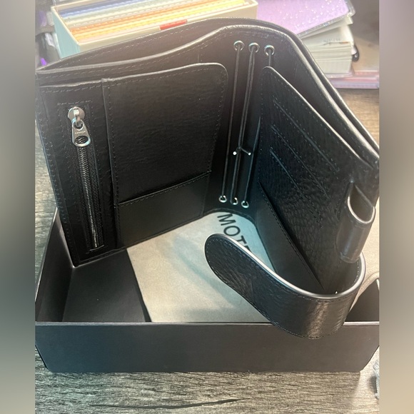 SOLD Moterm passport Black Veg tan leather notebook planner cover - Picture 5 of 6